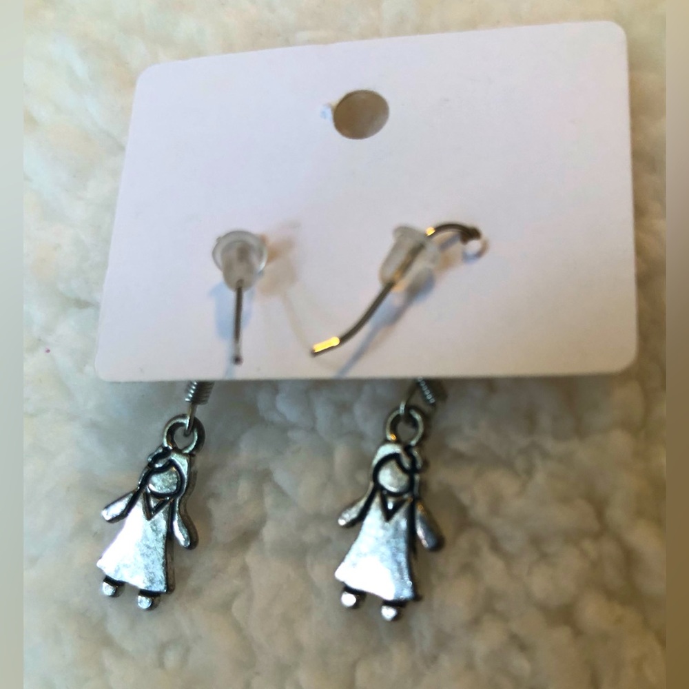 Vintage silver girl earrings 👧